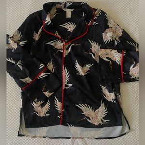 H&M Women Pajamas Top Black Button Up Crane Long Sleeve V-Neck Red Trim Size 2